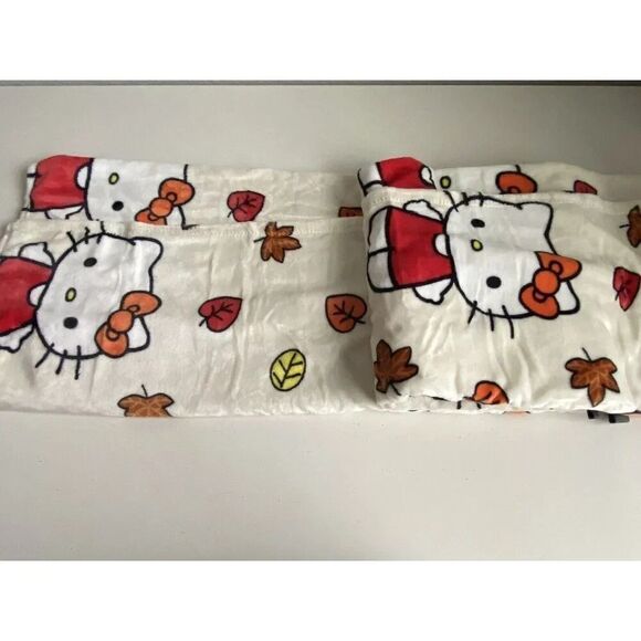 Hello Kitty Autumn Fall Leaves Pumpkins White Soft Throw Blanket 50 x 70” NEW - Picture 10 of 12